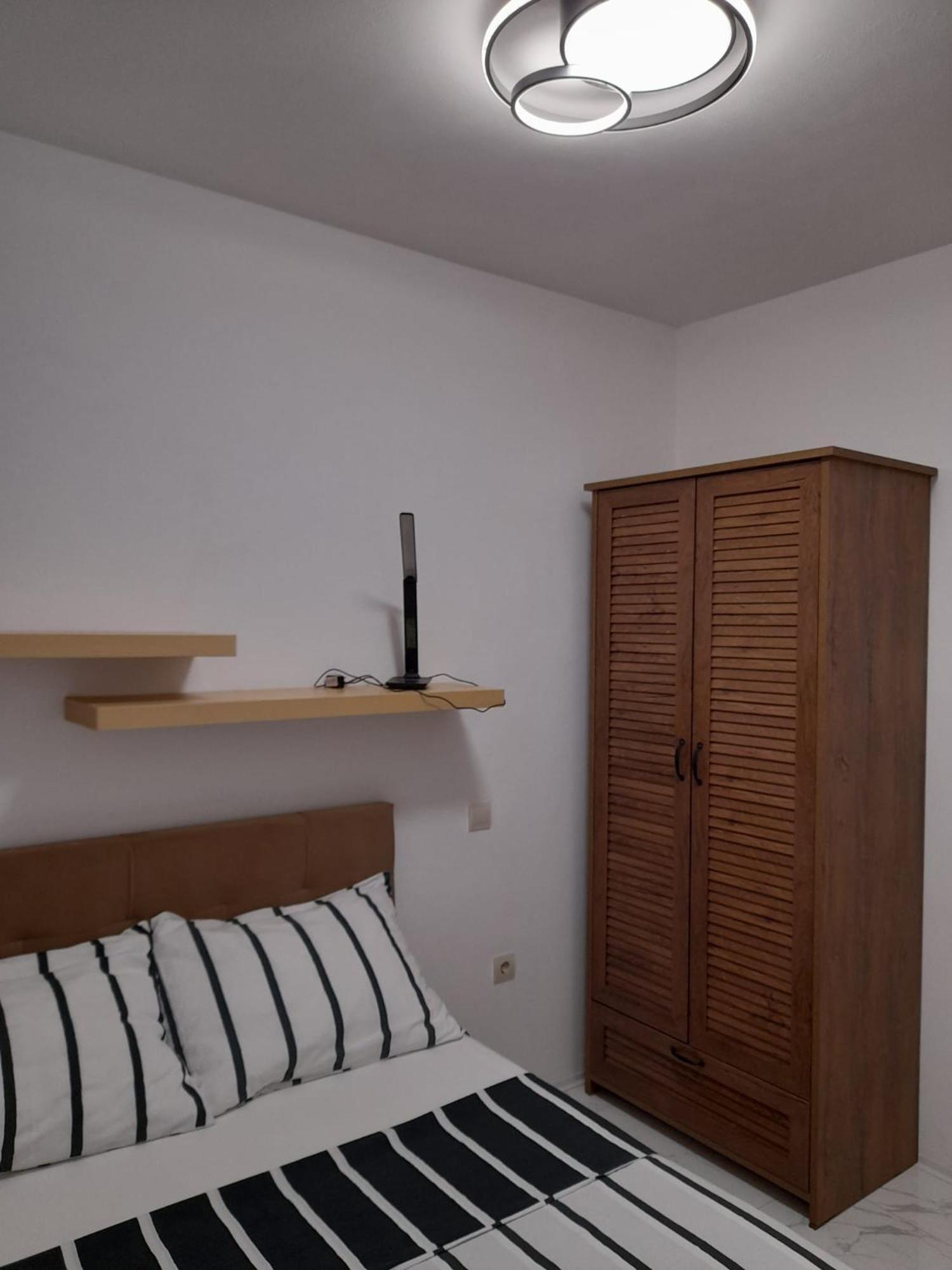 Apartments Malou Baska Voda Bilik gambar