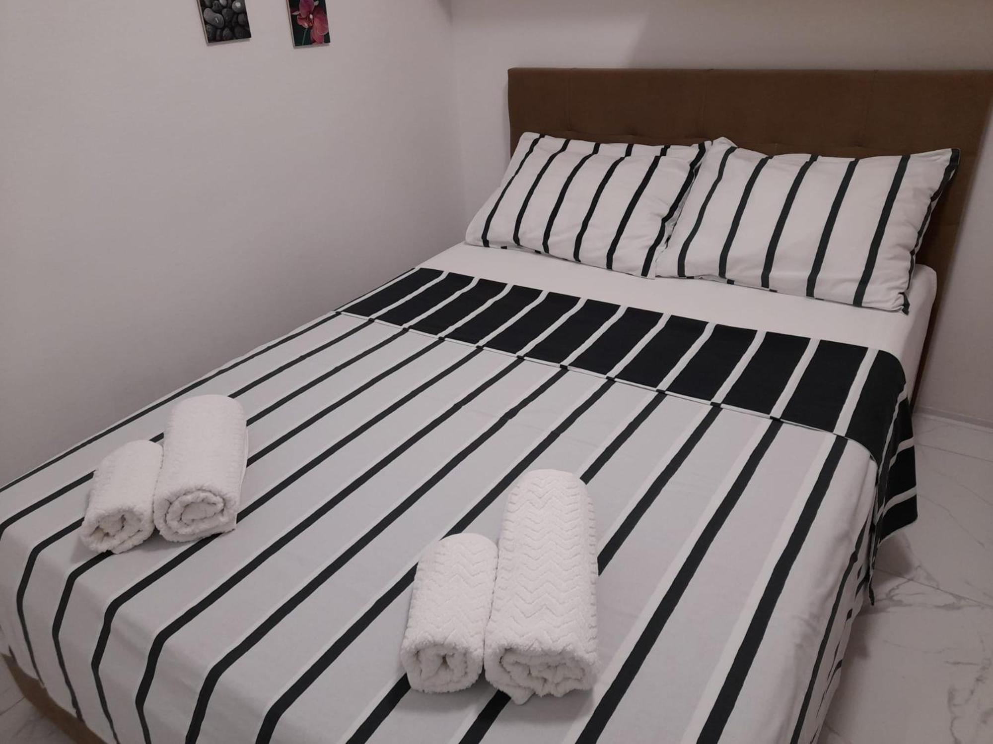 Apartments Malou Baska Voda Bilik gambar