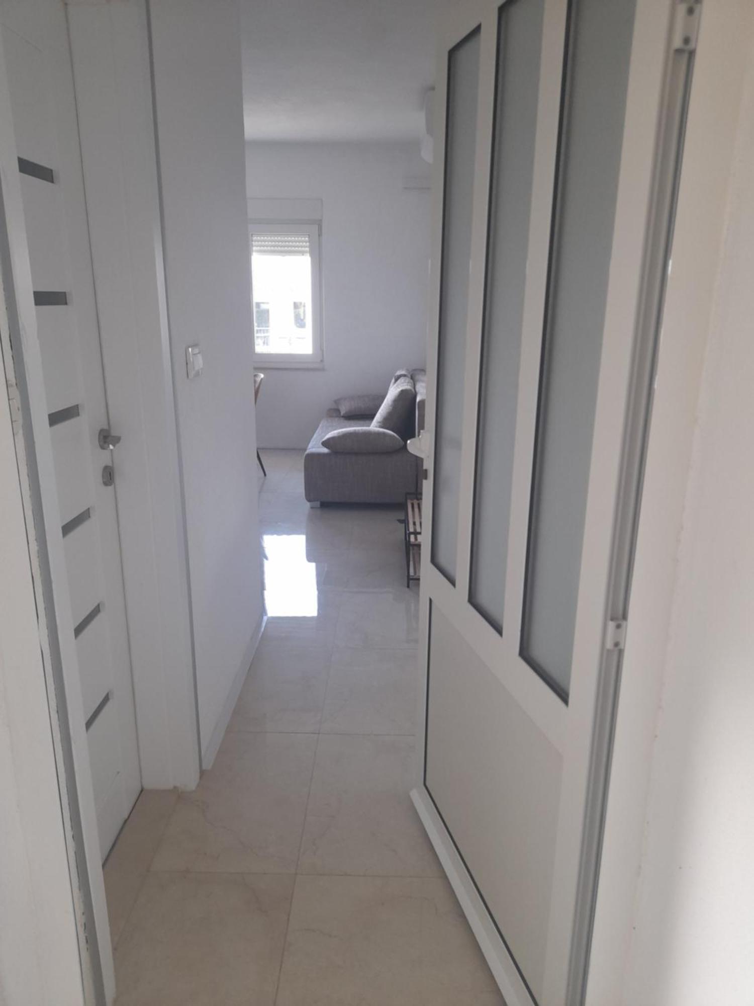 Apartments Malou Baska Voda Bilik gambar