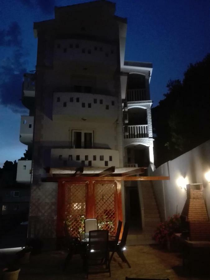 Apartments Malou Baska Voda Luaran gambar